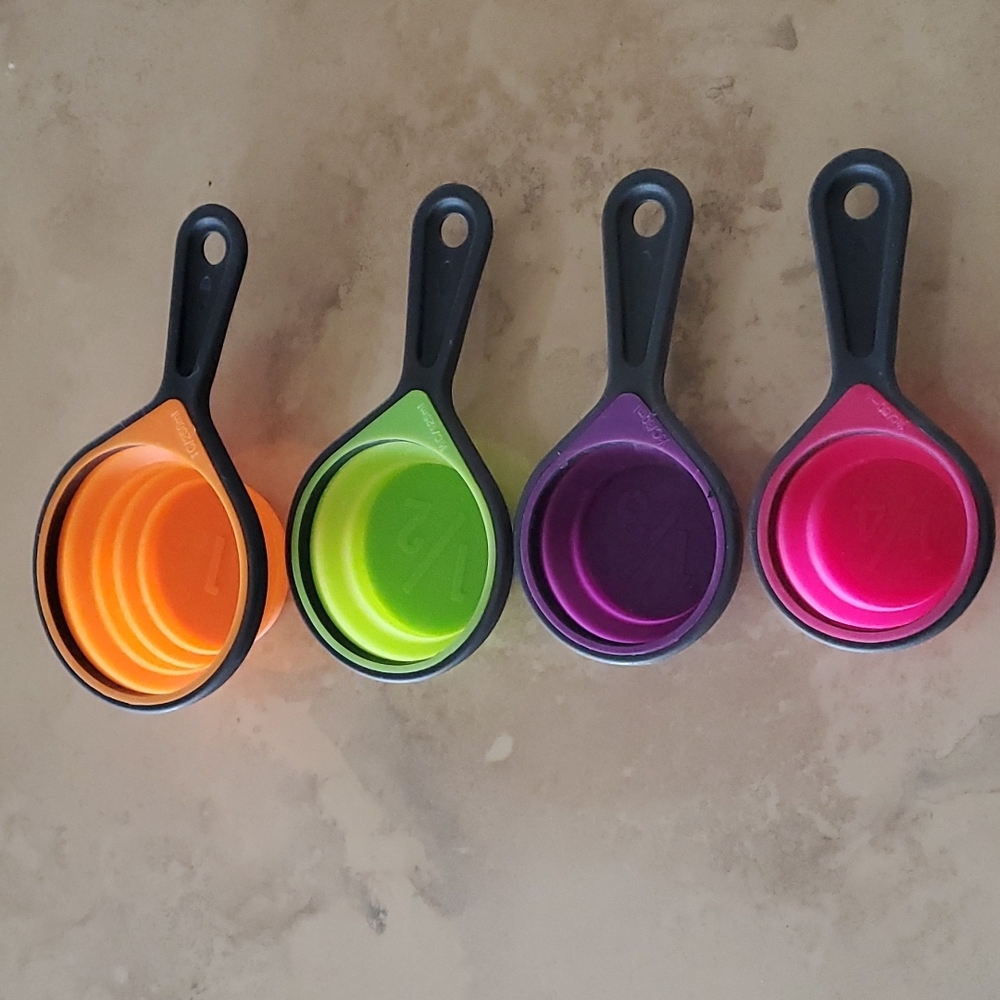 Collapsible Measuring Cup Set